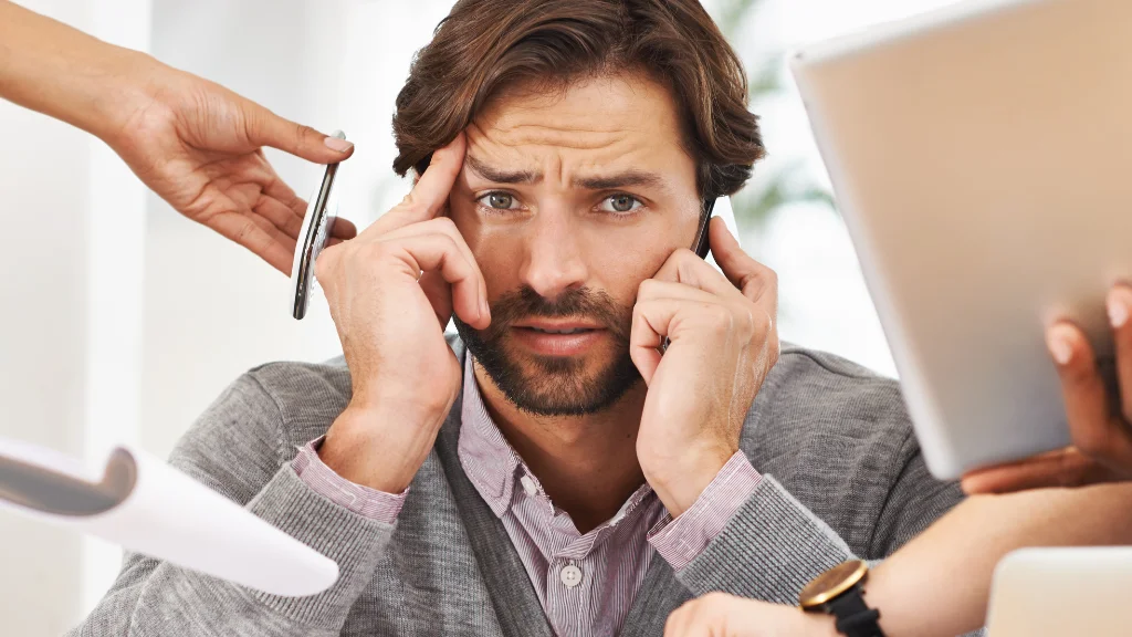 7 Cara Agar Pinjol Tidak Menghubungi Kontak Darurat