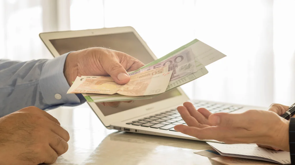 Pinjaman Online Bunga Rendah OJK: Solusi Keuangan Cepat dan Aman