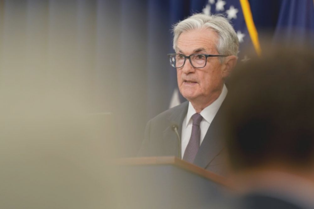 The Fed Tahan Suku Bunga: Apa Artinya untuk Rupiah & Investasi?