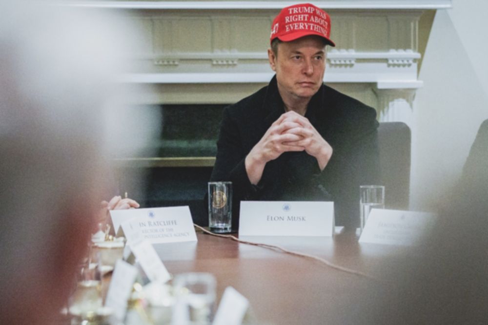 Tesla Runtuh Rp2.400T: Perang Elon Musk vs Trump Bikin Investor Panik!