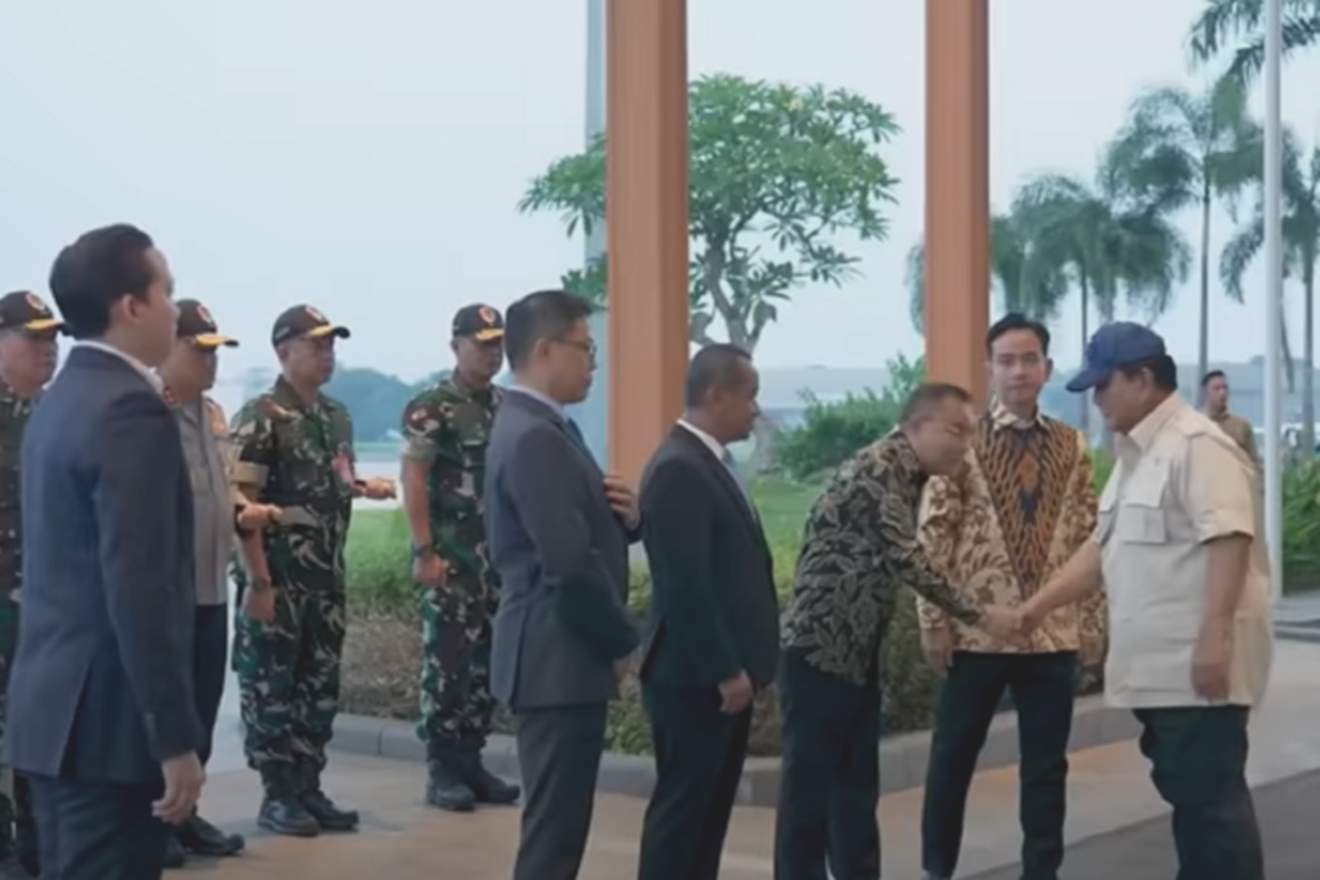 Prabowo Terbang ke Singapura Usai Dilepas Gibran dan Dasco!