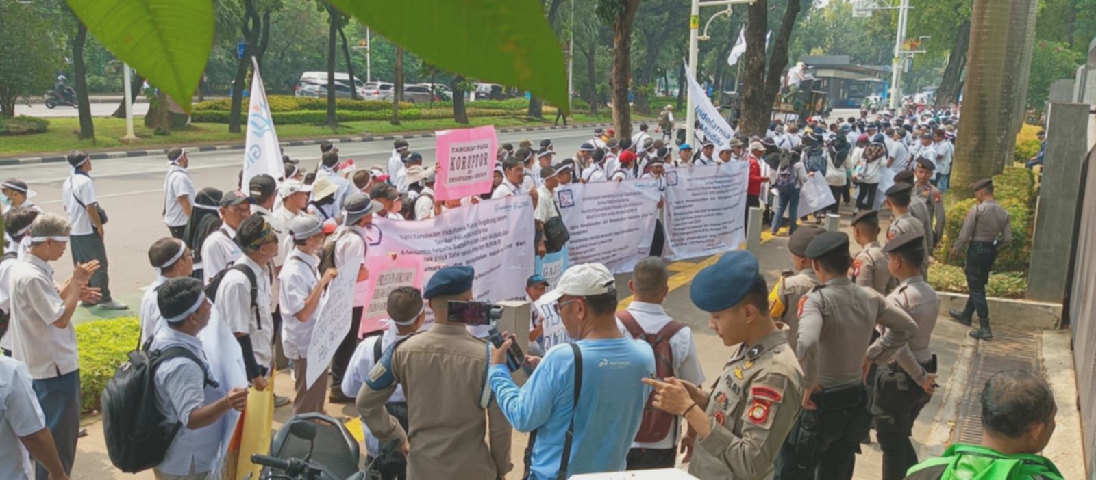 Indofarma: Tunggakan Gaji Pegawai Terbayar? Suntikan Dana Danantara Jadi Solusi!