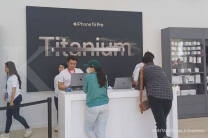 ERAA Terbang Tinggi! Penjualan iPhone 15 Dongkrak Saham Erajaya
