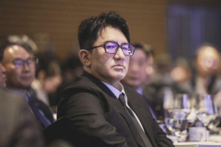 Skandal IPO HYBE: Bang Si Hyuk Diinvestigasi Atas Dugaan Penipuan?