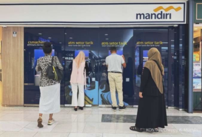 Saham BMRI Anjlok Jelang RUPSLB: Turun 3,41%!