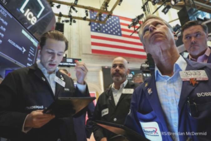 Wall Street Ambruk! Tarif & Data Ekonomi Jadi Biang Kerok