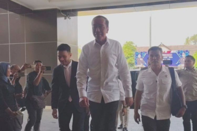 Jokowi Bicara Penggantian Menkeu: Rupiah Menguat, IHSG Rebound!