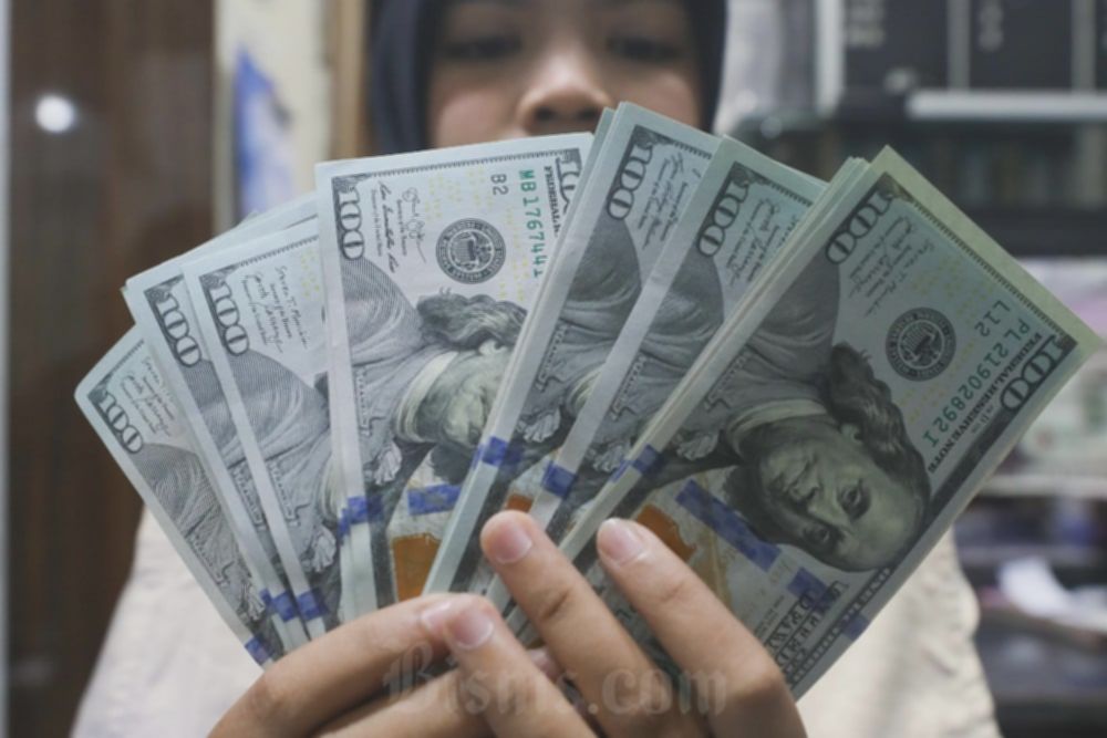 Dolar AS Melemah Usai The Fed Pangkas Suku Bunga, Euro dan Yen Menguat