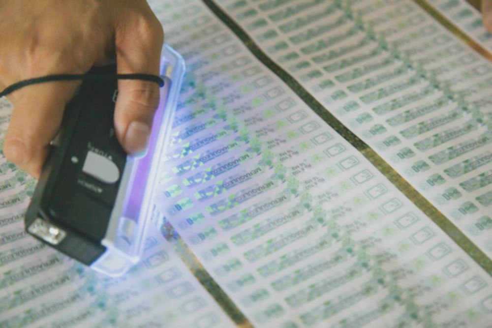 GGRM HMSP Terbang Tinggi! Saham Rokok Lanjutkan Reli di Sesi I