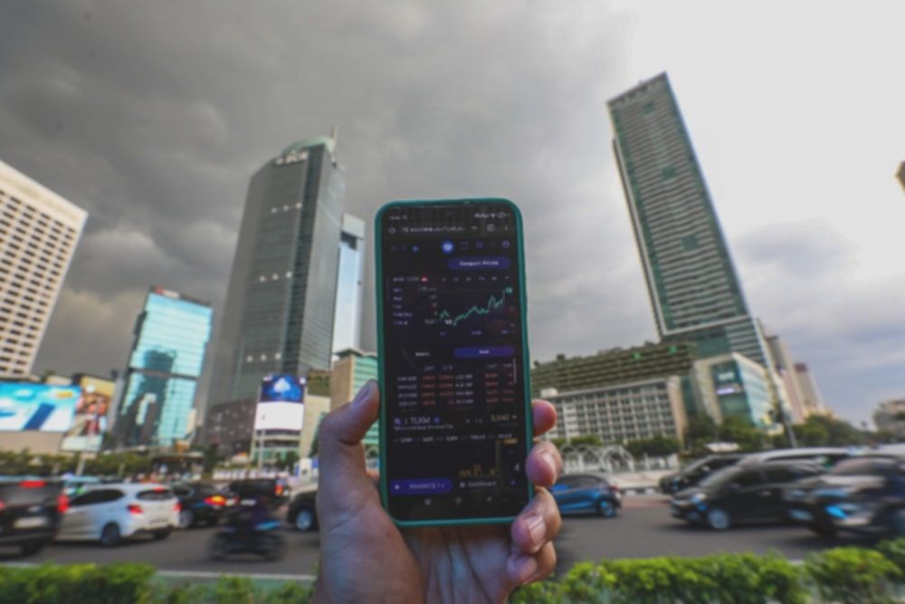 IHSG 8.000: Saham Konglomerat DCII, DSSA, MLPT Jadi Penggerak Utama?