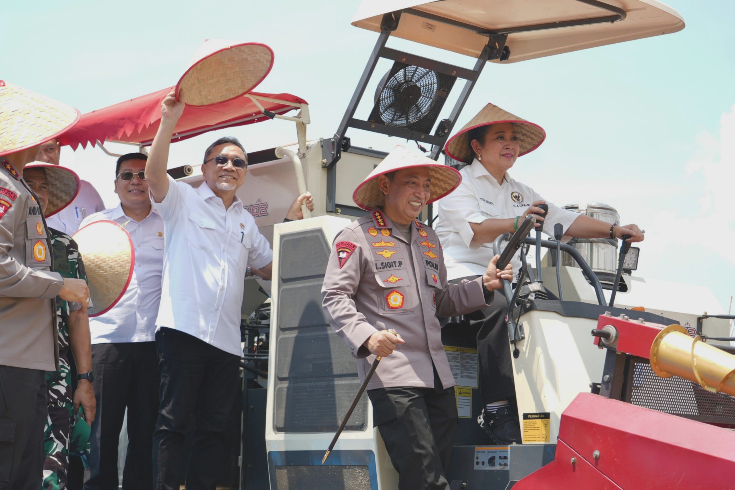 Zulhas hingga Kapolri Hadiri Panen Jagung Kuartal III, Dikirim ke Gudang Bulog
