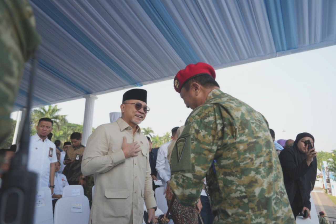 Menko Pangan Zulhas Hadiri HUT TNI, Sebut Prajurit Banyak Bantu Petani