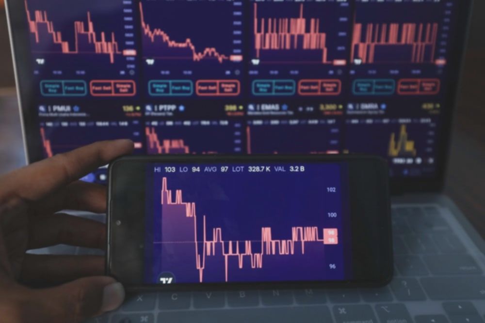 Daftar 10 Saham Top Losers Sepekan, Pengelola Texas Chicken CSMI hingga TCID Ambrol