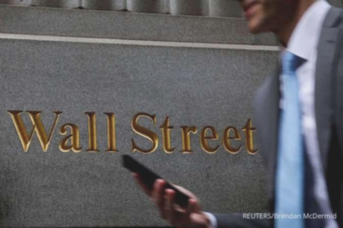 Wall Street Anjlok Pasca Bank-Bank Besar Memperingatkan Risiko Pelemahan Pasar Saham