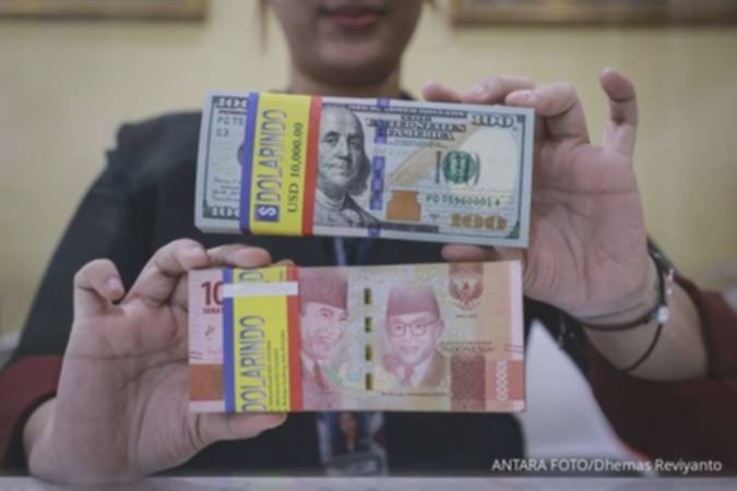 Rupiah Bergerak Terbatas, Pasar Nantikan Data Neraca Perdagangan dan Inflasi