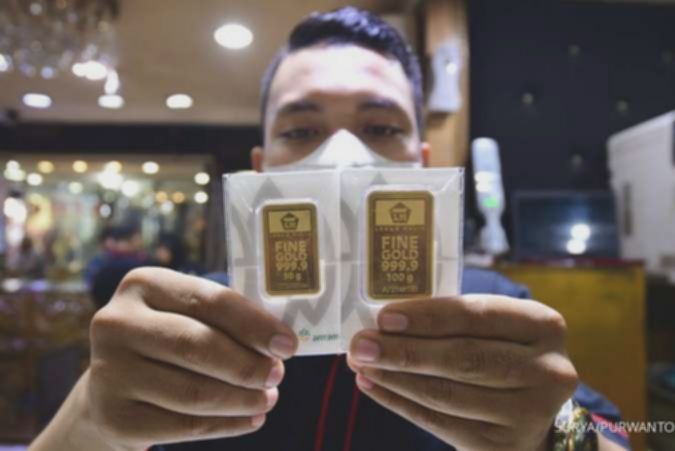 Daftar Harga Emas Antam Hari Ini (22/11): Turun Rp 7.000 Jadi Rp 2.341.000 Per Gram