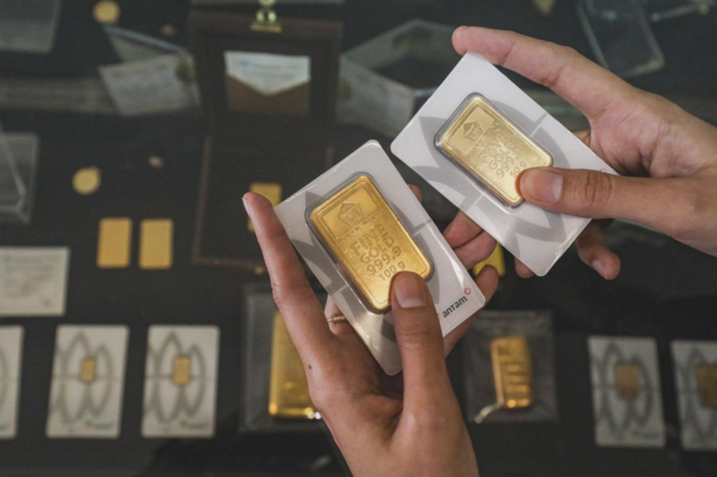 Harga Emas Antam 26 November 2025: Turun Tipis Rp 2.000 Jadi Rp 2.378.000 Per Gram