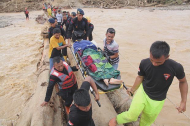 Tragedi Banjir Sumut-Aceh-Sumbar: 303 Tewas, Akses Darat Lumpuh!