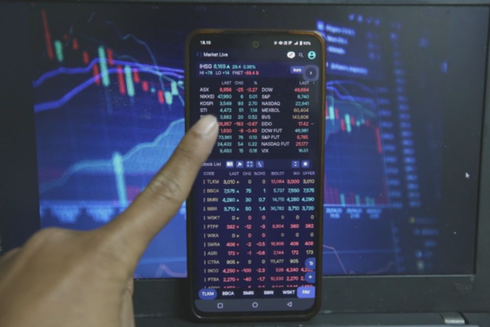 Saham BUMI, INKP dan DSNG Bawa Indeks Bisnis-27 Dibuka Menguat