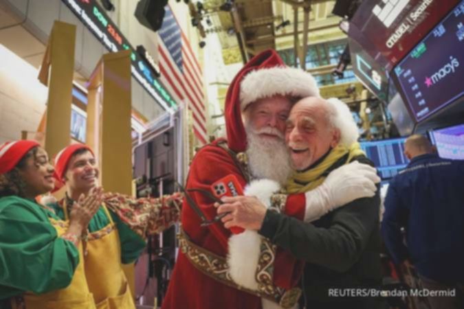 Wall Street bergerak datar pada perdagangan singkat jelang Natal