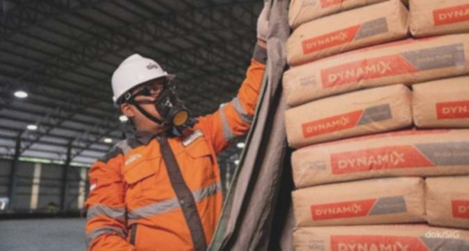 Industri semen diproyeksi pulih pada 2026, intip prospek SMGR dan INTP
