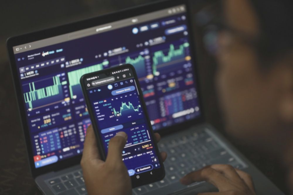 Indeks Bisnis-27 dibuka bertenaga, saham ADMR hingga INKP kinclong