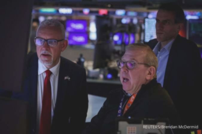 Wall Street ditutup melemah: Dow, S&P 500, Nasdaq terseret kekhawatiran pendanaan AI