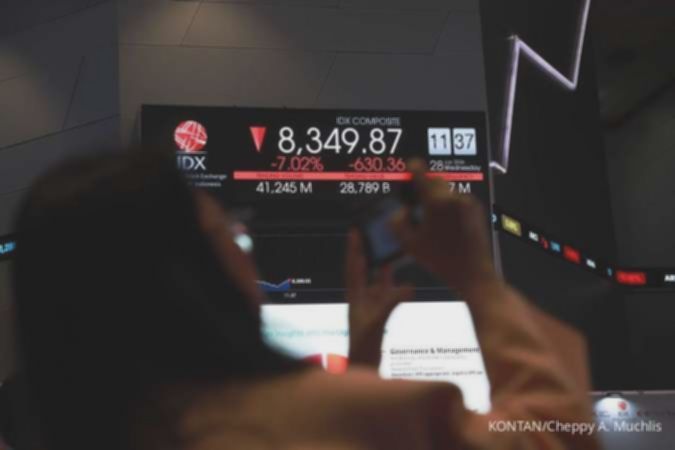 Ekonom sebut pengunduran diri pejabat OJK-BEI cerminkan masalah struktural