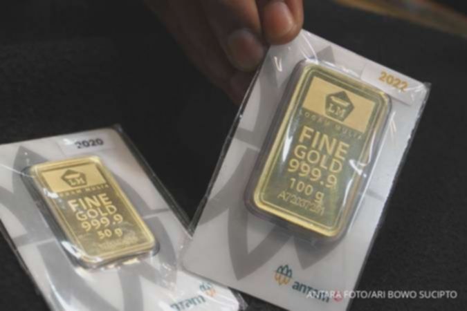 Harga emas Antam hari ini turun Rp 6.000 menjadi Rp 2.669.000 per gram, Jumat (16/1)