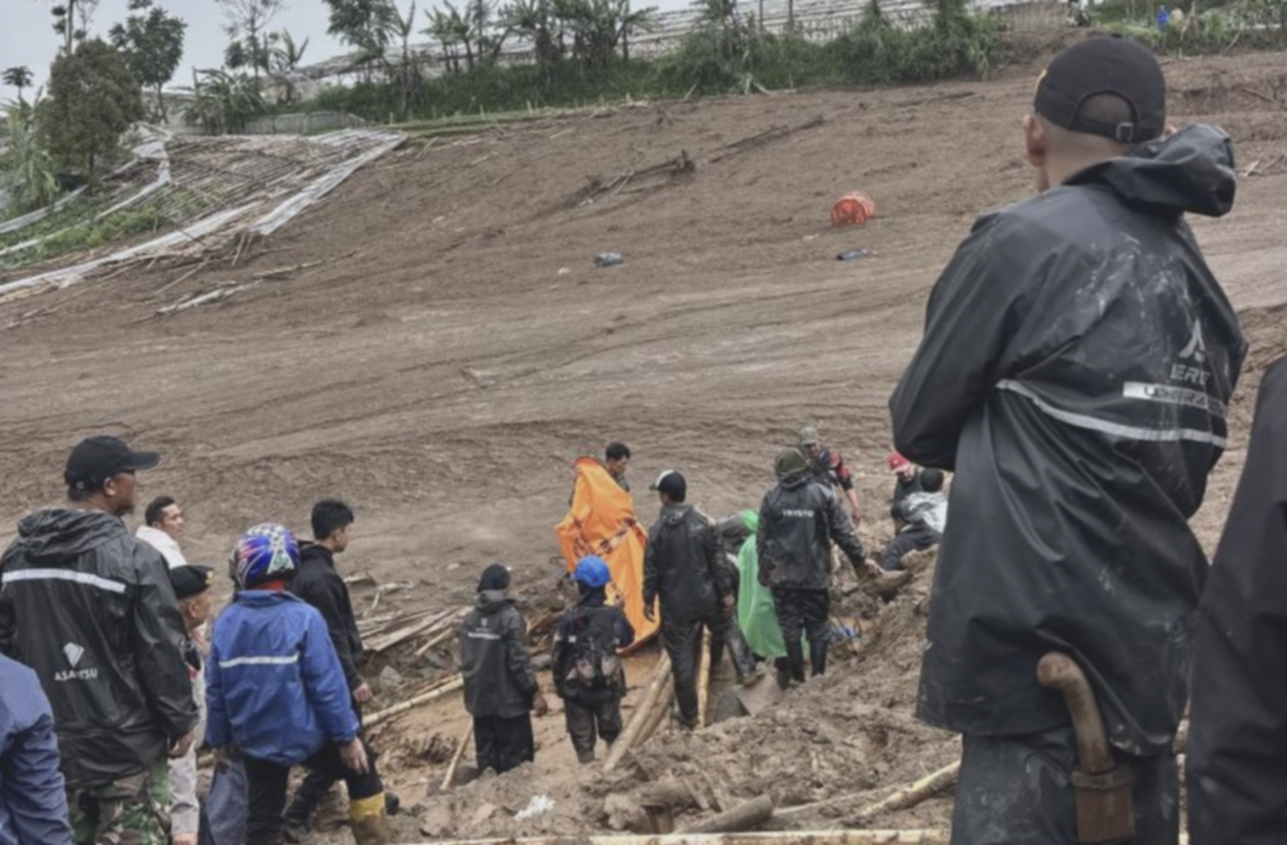 Longsor di Bandung Barat: 6 orang meninggal, 82 masih hilang
