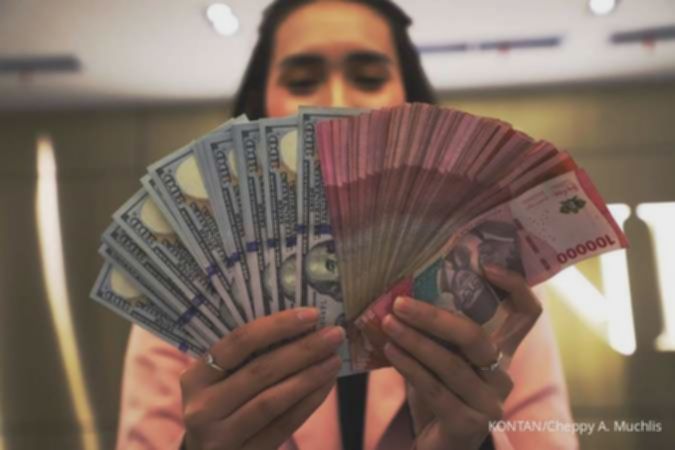 Rupiah tembus rekor terlemah Rp 16.877, siap uji level Rp 17.000?