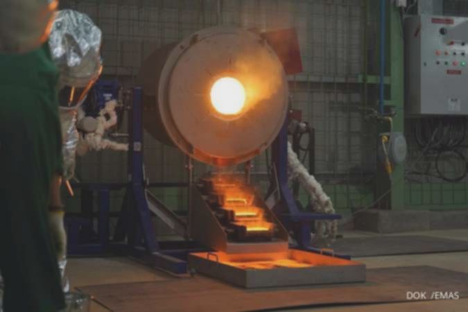 Merdeka Gold Resources (EMAS) mulai kirim emas perdana ke fasilitas pemurnian Antam